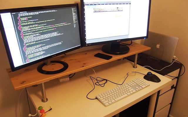 IKEA hack - PC スクリーン台を作る